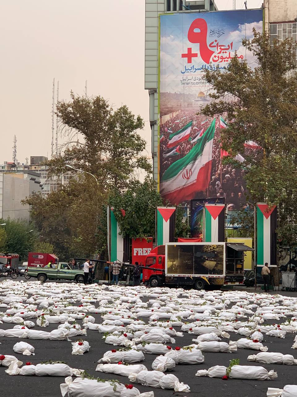 سمفونی کشتگان | صدها کفن نمادین به یاد 4 هزار کودک شهید فلسطینی